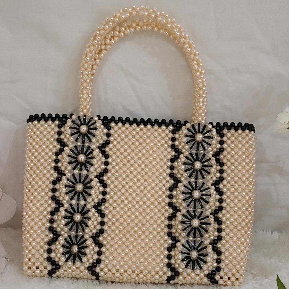 Hand bag, purses.
